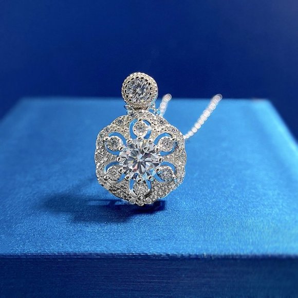 Certified 1/2 ct. t.w. Moissanite Diamond Flower Pendant Necklace NEW - Picture 6 of 15